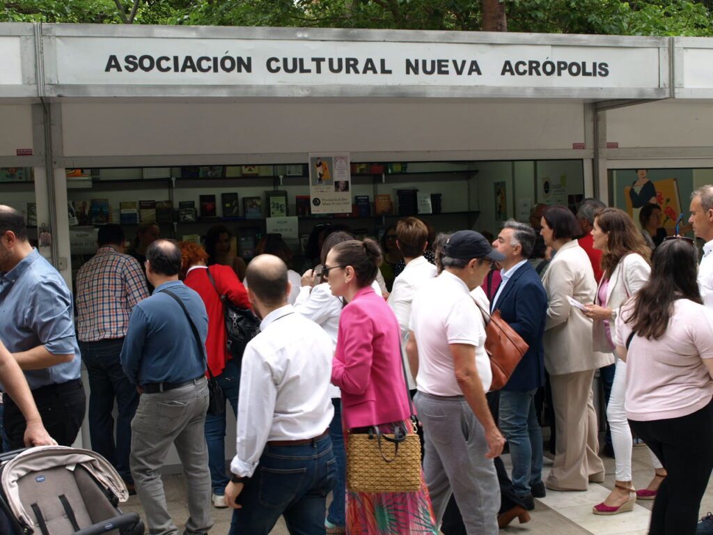 Caseta de Nueva Acrópolis en la Feria del libro de Almería